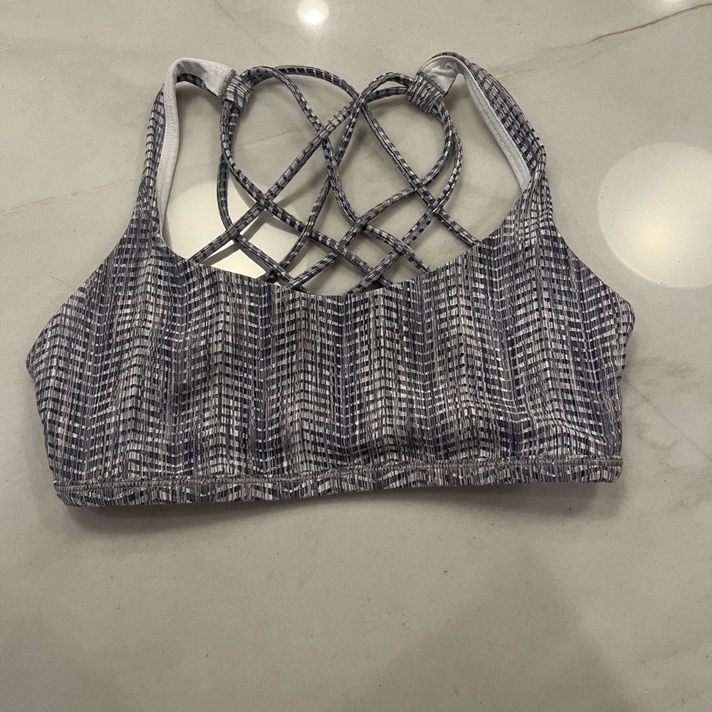 Lululemon Free to Be Bra